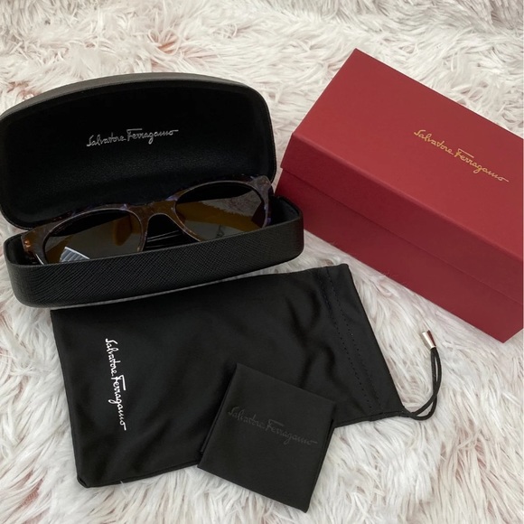 New Salvatore Ferragamo Havana 54mm Sunglasses - Picture 2 of 6